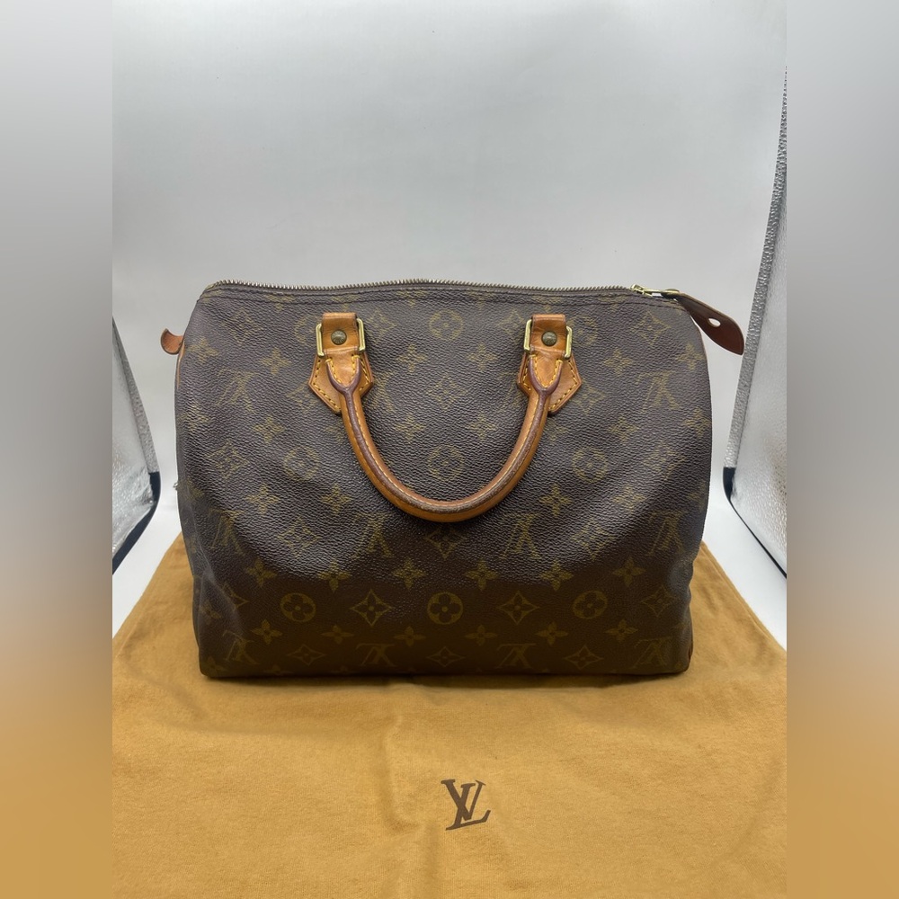 Louis Vuitton Monogram Speedy 30 Bag - Picture 2 of 15